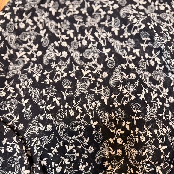 Hollister Black Mini Skirt with White Floral Print and Side Tie - Picture 8 of 8